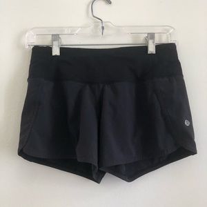 black lululemon shorts